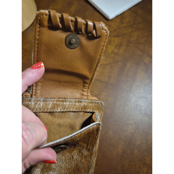 Genuine Cow Hide Phone Case Wallet Ladies Okpta151926 EUC - Picture 2 of 4
